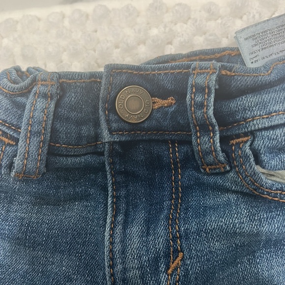 Old navy boys pants size 3T good condition! - Picture 2 of 4